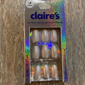 NEW PRESS ON NAILS